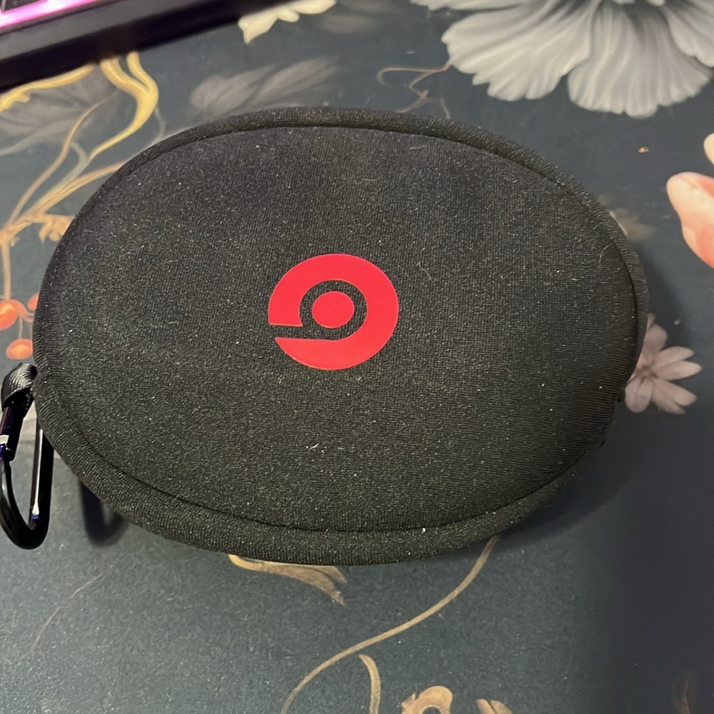Beats by Dre headphone case only  Black